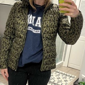 Super cute Old Navy Active Puffer Olive green leopard pattern, great condition!